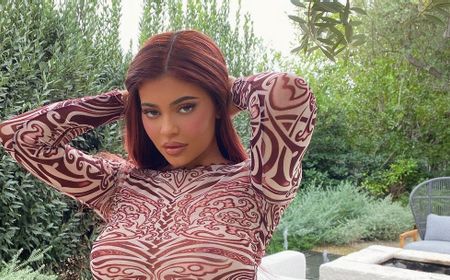 Dituding Manfaatkan Pandemi dengan Memproduksi Hand Sanitizer, Kylie Jenner Dirundung Warganet