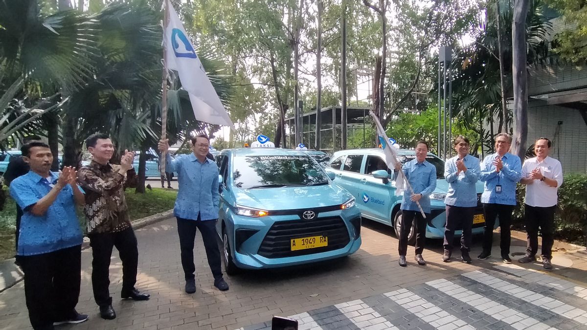 Blue Bird Luncurkan Armada Transmover Terbaru, Usung Teknologi IoT Terkini