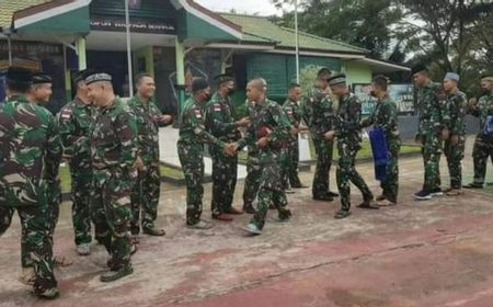 Prajurit Satgas Kotis Tetap Bahagia dan Bangga Rayakan Lebaran Jauh dari Keluarga