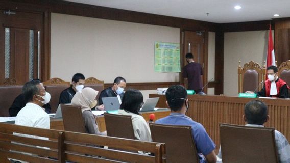 Eks Bupati Kukar Rita Widyasari Beri Uang Kemanusiaan Rp60,5 Juta ke Penyidik KPK Stepanus Bantu Istri Lahiran-Ortu COVID-19