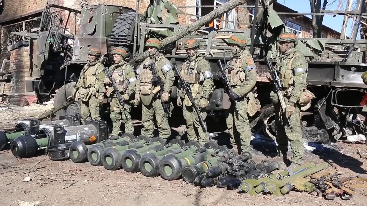 Russian Special Forces Raid Ukrainian Warehouse: Seize Armored Vehicles To Coordinate Documents Of Attack Target