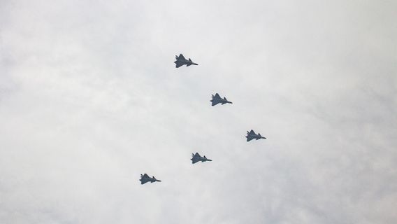 台北を思い出させてください、9機の中国の戦闘機が台湾海峡の中央線を横断する戦闘パトロールを保持しています