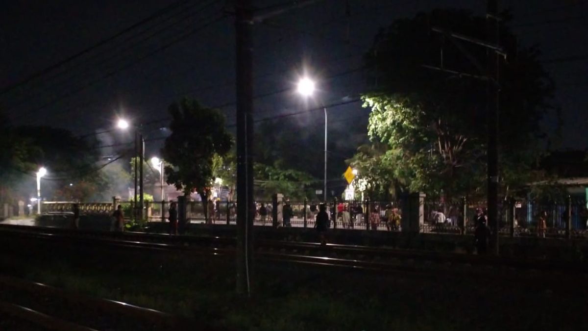 Warga Bonsi Duren Sawit kembali Bentrok dengan Warga Cipinang Jagal Pulogadung Malam Ini