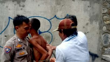 Ganggu Pengendara Melintas, Orang Gangguan Jiwa di Sukabumi Diamankan Polisi