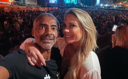 Romario Punya Pacar Baru yang Usianya 25 Tahun Lebih Muda