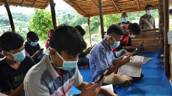La police du NTB révèle un cas de fournisseurs illégaux de services Internet dans l’est de Lombok