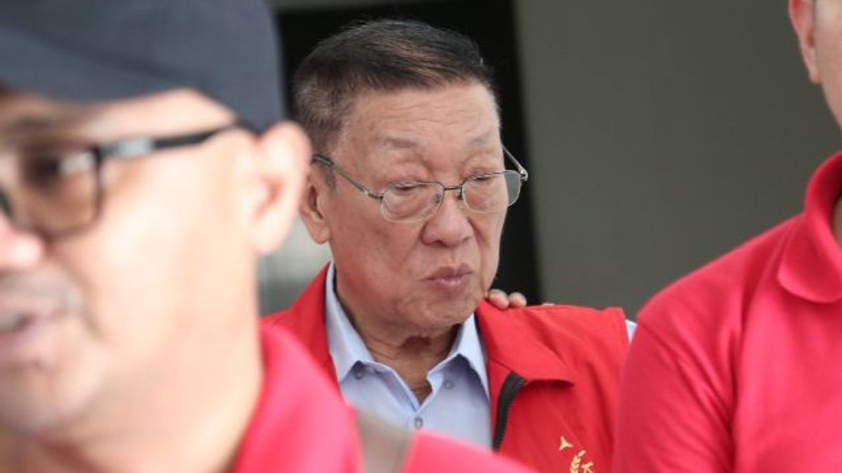 Judge PT NTB Tetap Vonis Po Suwandi Direktur PT AMG 13 Tahun Detention Kota Di Korupsi Tambang Pasir Besi
