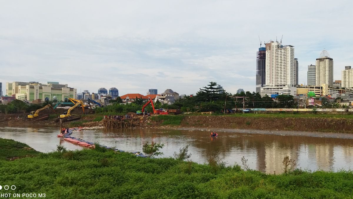 6th Grade Elementary School Boy Drowns While Playing In The West Canal Flood River With His Three Friends