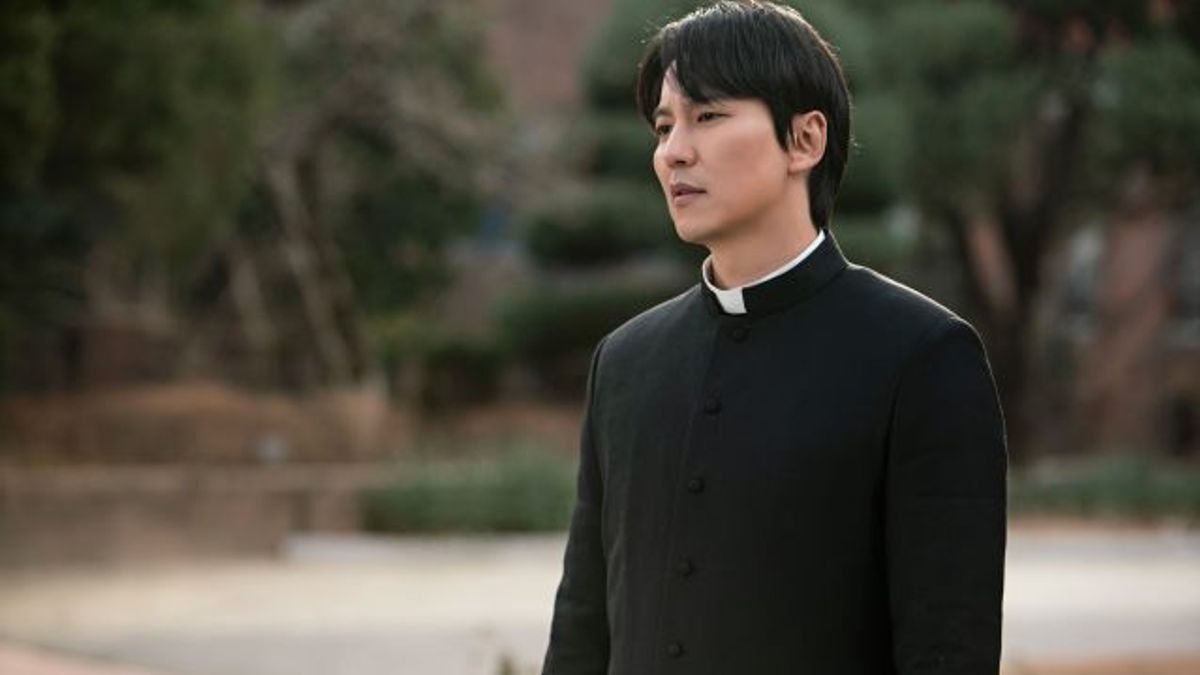 Kim Nam Gil envisage d'offrir le drame The Fiery Priest 2!