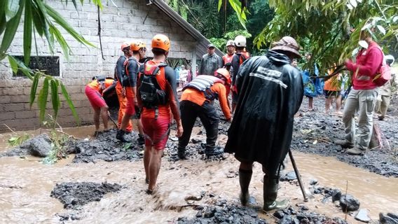 Victim Dragged by the Flood in Karangasem Bali Found Dead