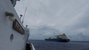 Bakamla Bannit Un Navire Grec Qui Traverse Les Eaux De Maluku Et Ordonne Un Changement De Direction Vers L’Australie 