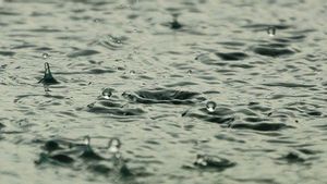 Prakiraan Cuaca Yogyakarta 27 Desember, Awal Minggu Waspada Hujan Disertai Angin