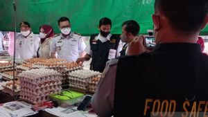 Pantau Langsung Harga Sembako, Disperindag Makassar Sidak Disparitas Harga Minyak Goreng