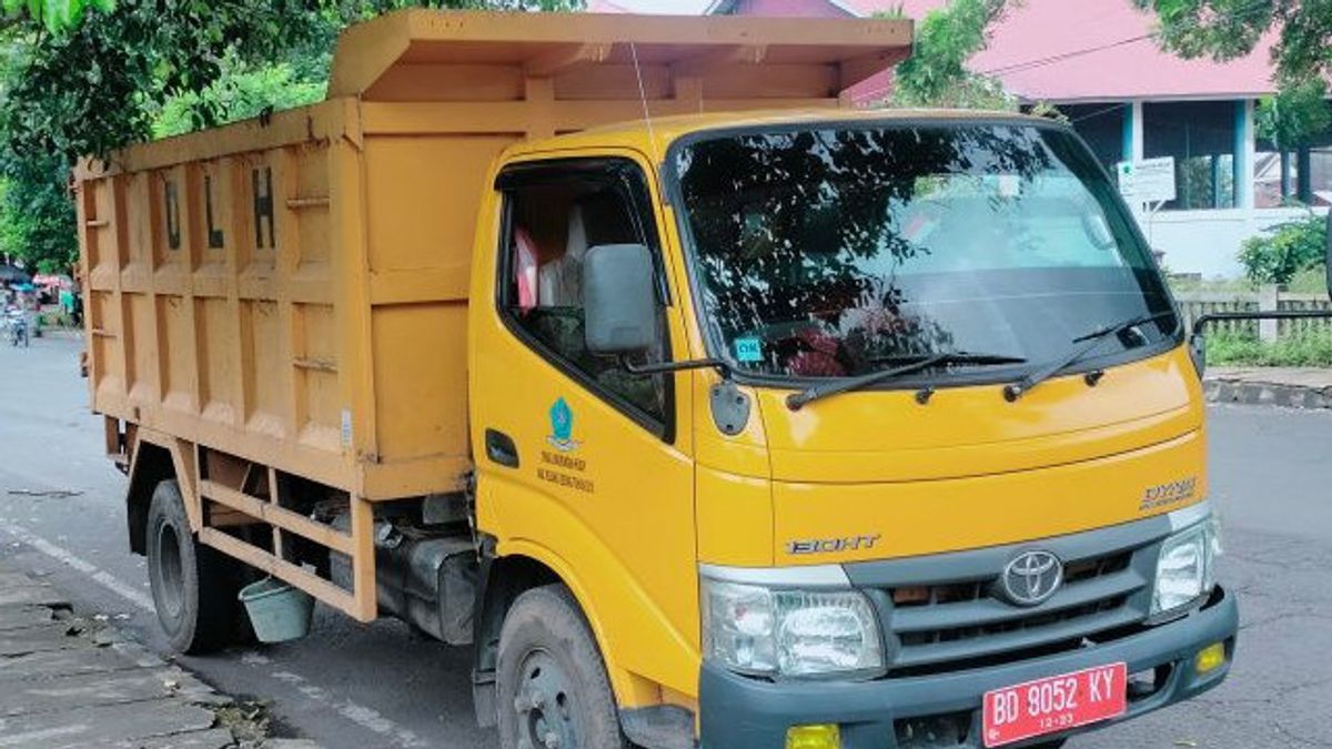 19辆不符合规格的卡车在日惹的Piyungan垃圾填埋场订购，均为私人拥有