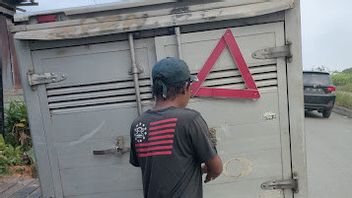 Polisi Amankan Mobil Boks di Samarinda yang Dimodifikasi Berisi Drum Tampung Solar