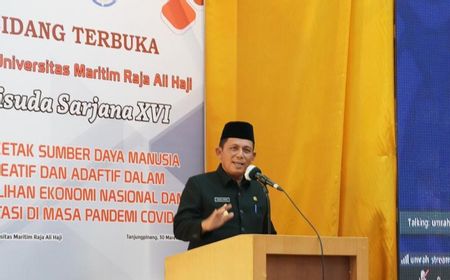 Gubernur Ansar Ahmad Sarankan Mahasiswa Tidak Bercita-cita Jadi PNS