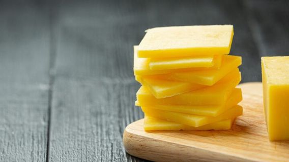 هل صحيح أن الجبن عالي الدهون جيد لصحة الدماغ؟ هذا ما يقوله الخبراء