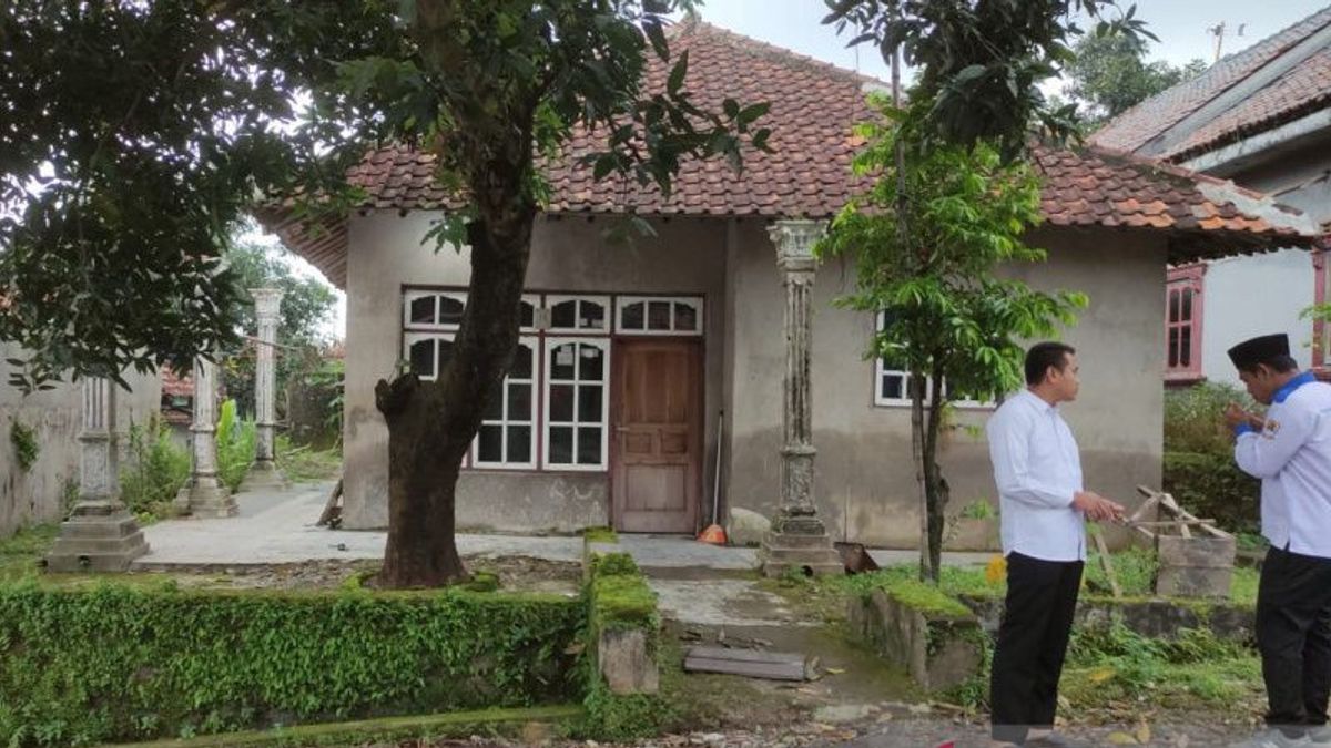 Terduga Teroris yang Ditangkap Densus 88 di Cirebon Berprofesi Penjual Kerupuk Kemplang
