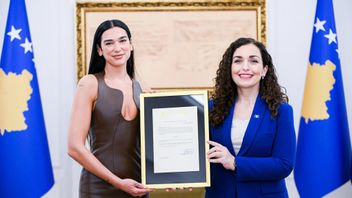 Setelah Inggris dan Albania, Kini Dua Lipa Miliki Kewarganegaraan Kosovo