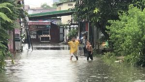 Hujan Deras Picu Banjir di Jalan dan Permukiman di Kota Samarinda