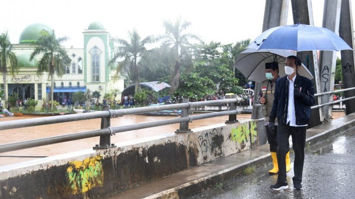 Pont Effondré En Raison D’inondations à Kalsel, Jokowi: Je Demande Au Ministre De Pu, 3-4 Jours Terminés