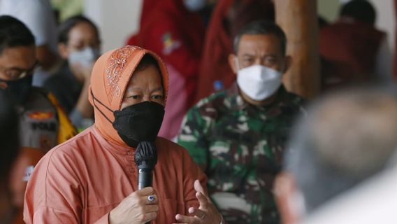 Social Minister Risma To Orphans In Indramayu: There Is A Savings Book And ATM, Will Be Filled Every Month
