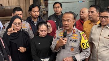 شرطة جاوة الغربية الإقليمية تعيد ريني إلى الوطن ضحية TPPO من قوانغتشو