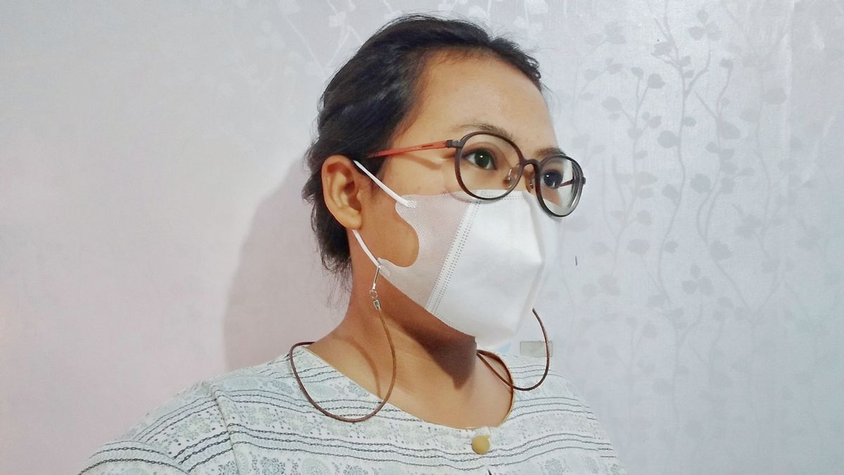 Jangan Pakai Tali, Satgas COVID-19 Sarankan Cara Ini untuk Simpan Masker Saat Tak Dipakai