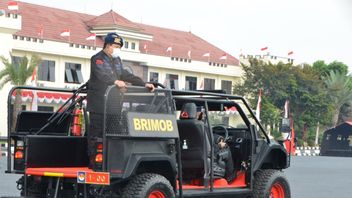 Prabowo Jadi Warga Kehormatan Brimob, Abu Janda Kasih Pujian: Jangan Mau Diadu Domba Kadrun, <i>Ndan!</i>