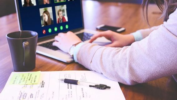 Cara Blur Latar Belakang Zoom saat Rapat Daring Menggunakan Laptop atau Macbook