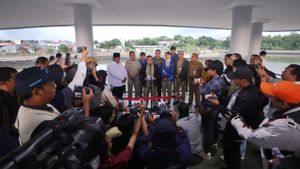 Resmikan Waduk Batu Licin, Pramono Anung Gratiskan Warga Memancing 