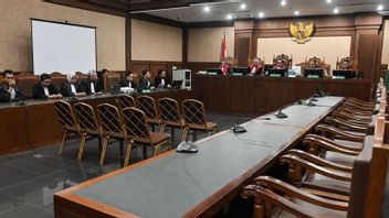 Nadiem Makarim生病，律师团队缺席，推迟听证会