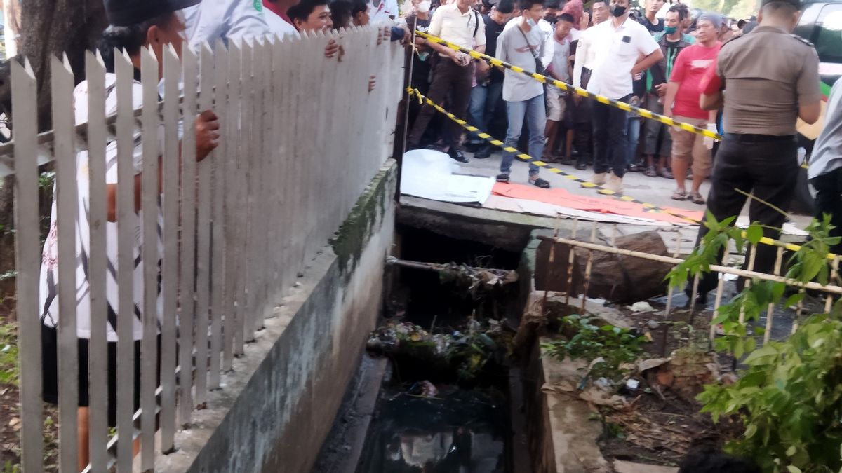Le corps d’un homme a été retrouvé flottant dans le débit d’eau d’une usine de Pulogadung