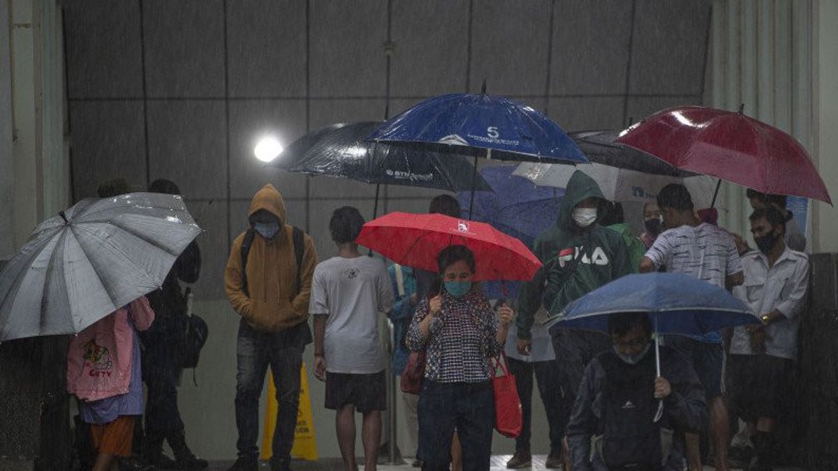 Prakiraan Cuaca Senin 11 April: Jabodetabek Hujan Ringan-Sedang