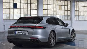 Penjualan Loyo Jadi Alasan Porsche Tidak Hadirkan Panamera Terbaru Versi Wagon