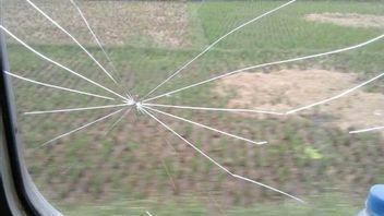 Watch Out! Throwing Stones At KRL Can Be Imprisoned For Life