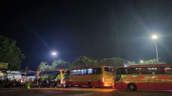 Bus dan Penumpang Padati Dermaga 1 Pelabuhan Bakauheni