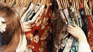 Tips Memilih Warna Baju Agar Terlihat Langsing Untuk Pria Maupun Wanita