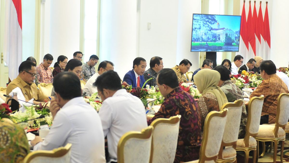 シャルタ・ポリティカ:大多数の人々がインドネシアの高度内閣で改造を望んでいる