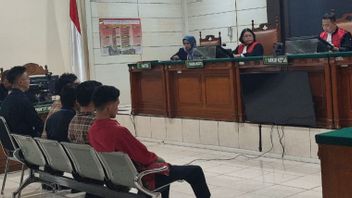Lima Mahasiswa Terdakwa Demo Rusuh Hari Buruh Dihukum Penjara 2 Bulan 16 Hari