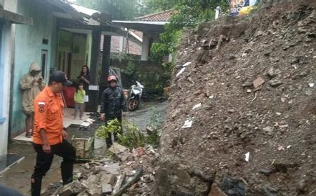 Selain Banjir, Hujan Deras di Tangsel Juga Robohkan 6 Rumah