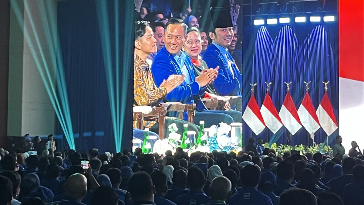 Duduk Berdampingan, AHY Digoda Prabowoo Bakal Bersaing dengan Gibran dan Puan di Pilpres