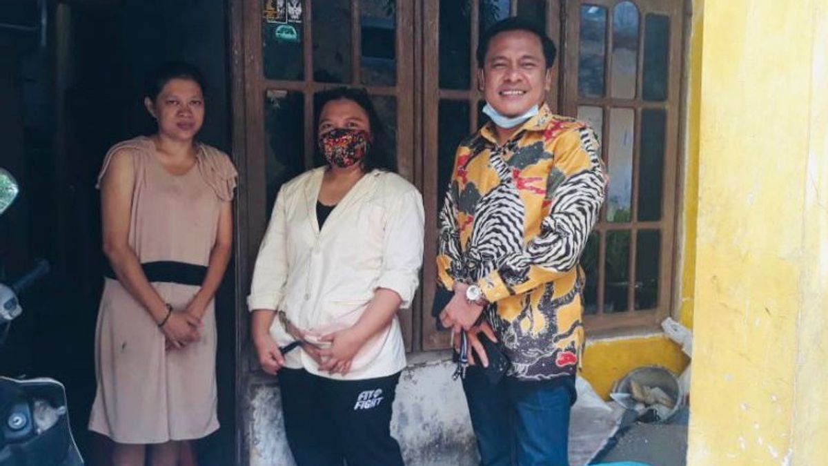 Le Législateur De Surabaya Libère Les Diplômes De 2 élèves Détenus à L’école