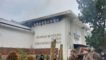 Firefighters Cool The Bandung Cegah Bappelitbang Building