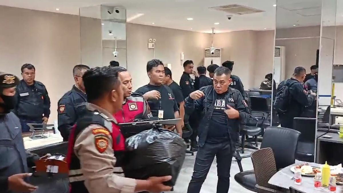 La police de Semarang Bongkring pratiques de jeu de casinokedobedienceux lieux de divertissement