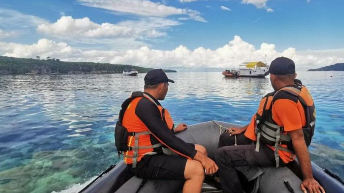 L’équipe SAR ajoute un outil de recherche d’adolescents qui s’est suicidaire depuis le pont Barelang Batam