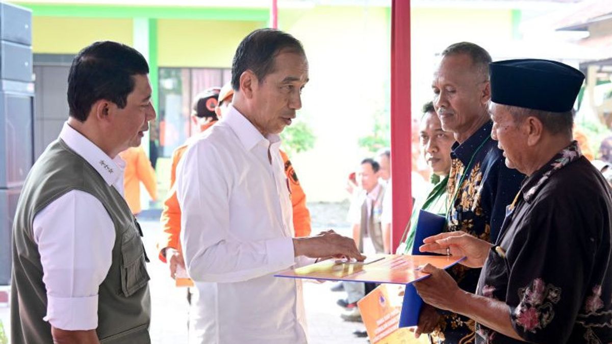 Le président dénonça une aide aux agriculteurs touchés par le poso à Pekalongan