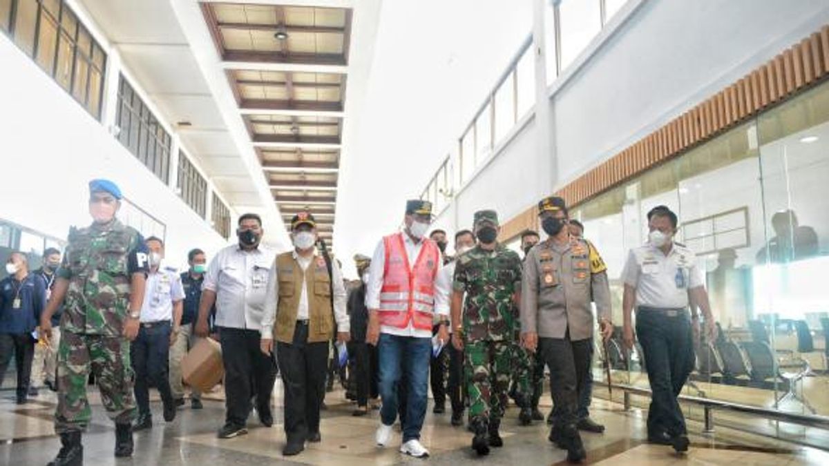 Le Ministre Des Transports Budi Karya Examine Les Installations De Quarantaine à L’aéroport Surabaya Juanda : Il Y A 1 500 Chambres Pour Une Quarantaine De 10 Jours