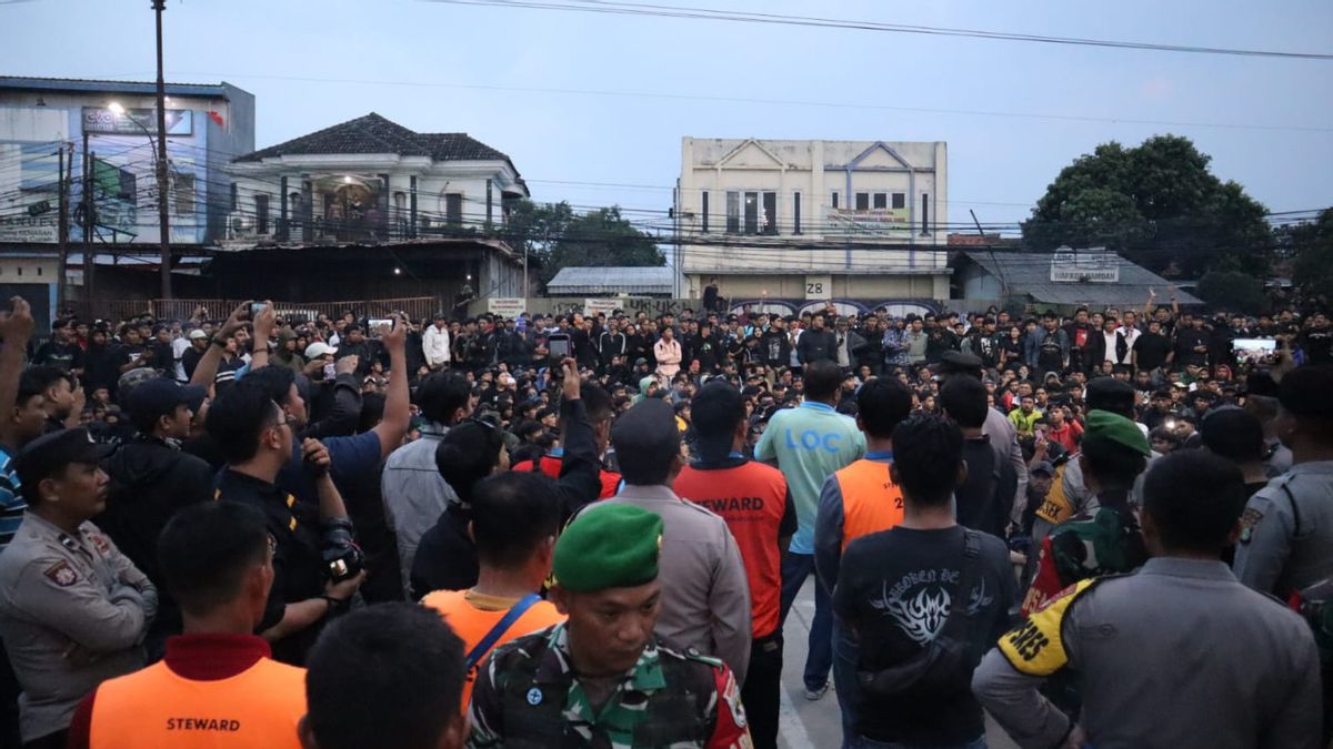 25 Bobotoh Arrested After Clashes With Officers At The Tangerang Indomilk Stadium