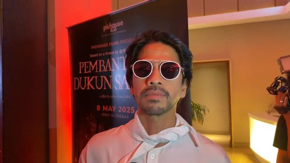 Ariyo Wahab Perdalam Bacaan Ayat Al-Quran Demi Peran Ustaz di Film <i>Pembantaian Dukun Santet</i>